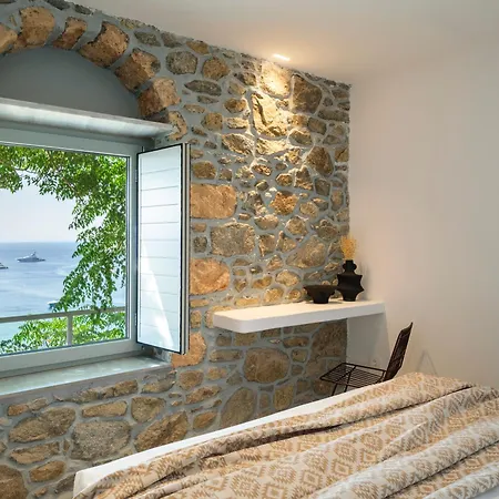 Trinitas Mare Psarou Psarou (Mykonos)