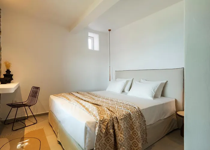 Trinitas Mare Psarou * Psarou (Mykonos)